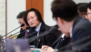 대통령 앞에선 보고자, 사건 앞에선 심판…위원회 독립성 보장해야
