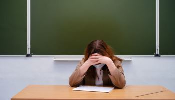 월급 다받고 17년간 병가..독일 '유령 교사' 기소