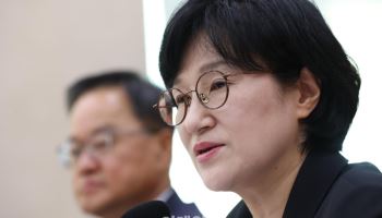 임신중지약 도입 앞두고 청소년 보호 논란…원민경 “가이드라인 마련”