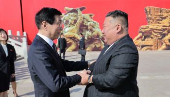 국정원 “北 김정은 단둥 방문, 북미대화 의중 전달 가능성”