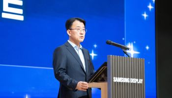 이청 삼성D 사장 “경쟁사를 압도할 차별화 기술만이 살 길”