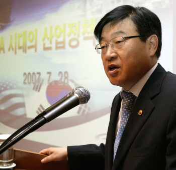 김영주 산자장관 "핵심원천기술이 성장동력"