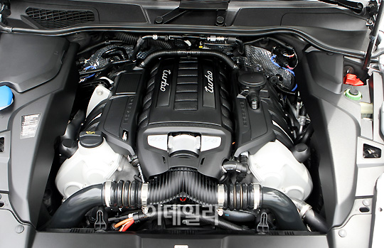 뉴 포르쉐 카이엔 터보 ''최대 500 마력 엔진 장착''                                                                                                                             