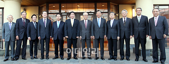 [포토]`전경련 회장단 한자리에`
