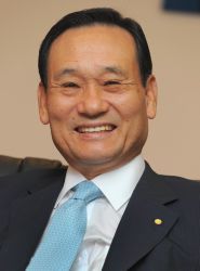 이팔성 우리금융 회장 "강만수 위원장은 계급상 저보다 위"