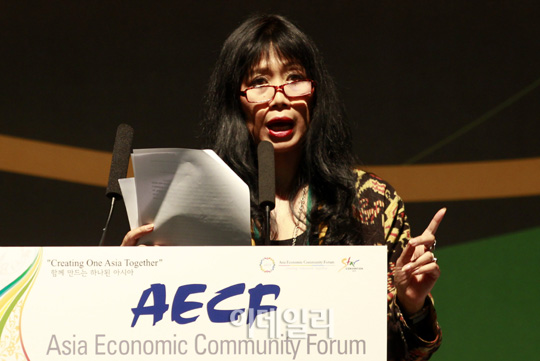 [포토]총회 참석한 율리아 수리야쿠수마 컬럼리스트[AECF2011]