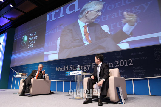 [포토]톰 피터스-김동재 교수 `글로벌 시대의 기업전략은?`