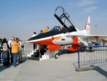 UAE 에어쇼서 `한국 T-50` 각광..수출길에 "청신호"