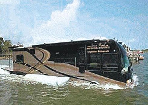 한강에 수륙양용 버스… 강변엔 수상무대