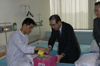 안공혁 손보협회장, 경찰병원 위로 방문