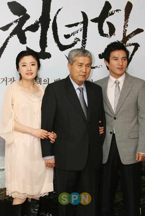 (SPN)[포토]임권택 감독 100번째 연출작 ''천년학'' 시사회