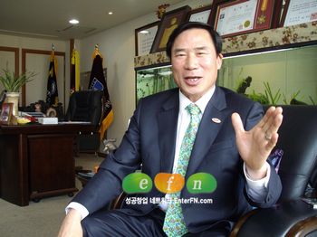 "풍습과 음식의 장벽이 없어진 이때가 글로벌의 최적기.."