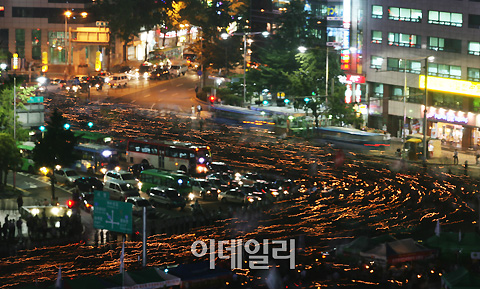 (촛불현장)`꺼지진 않는다`..정권 불신도 여전