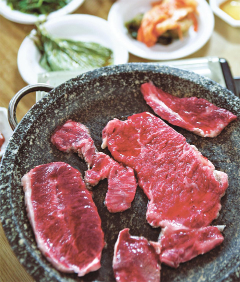 맛있는 한우 한 마리 몰고 가세요!