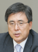 진동수 취임 1년..`위기극복 성공과 과제`