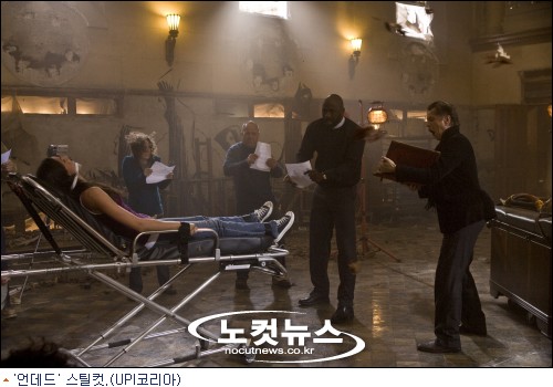 게리 올드만, ''언데드''서 랍비 퇴마사 변신