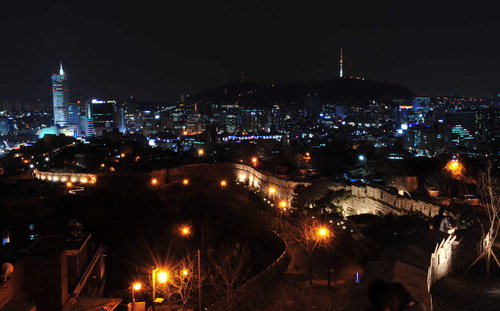 서울 낙산, 가슴 먹먹한 불빛바다 밤 마실 갈까