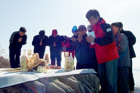 우림건설, 마니산에서 경영정상화 기원제