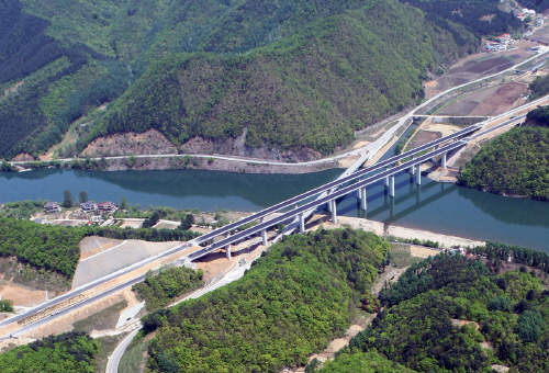 `춘천도 수도권시대`..서울춘천고속道 개통