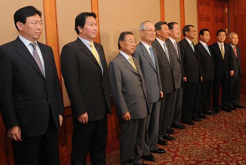 재계 "출구전략 시기상조..부양책 지속해야"(종합)
