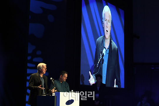[포토]제임스 캐머런 감독 ''이번 협력은 리더들의 만남''