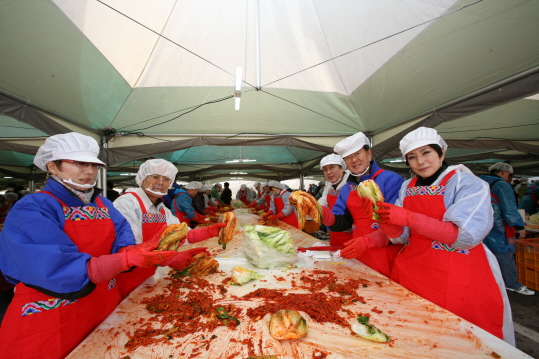 삼성토탈, 대산공장서 김장나눔 행사