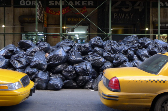 폭설 1주일 후 쓰레기장 된 뉴욕