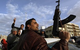 카다피, 美-나토 개입시 `피의 전쟁` 경고