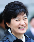 `선거 여왕`의 재림···박근혜 선거지원 스타일을 보니