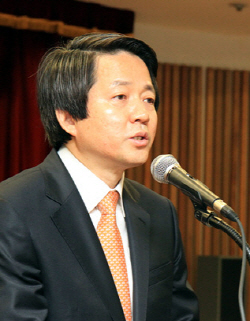 김동욱 KISDI 원장 "방통위 뛰어넘는 조직 필요"