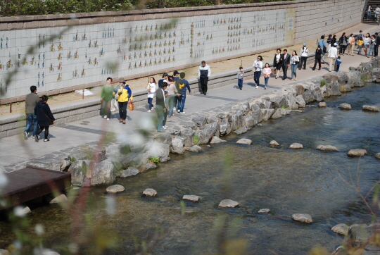 서울서 `걷고 싶은 길`은 어디?