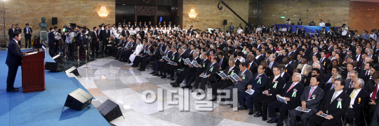 [포토]축사하는 강창희 국회의장