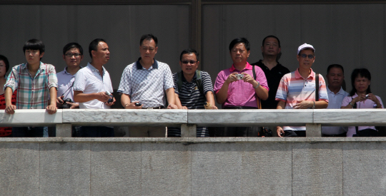 북한 관광객 "우리도 남한이 궁금해"                                                                                                                                                      