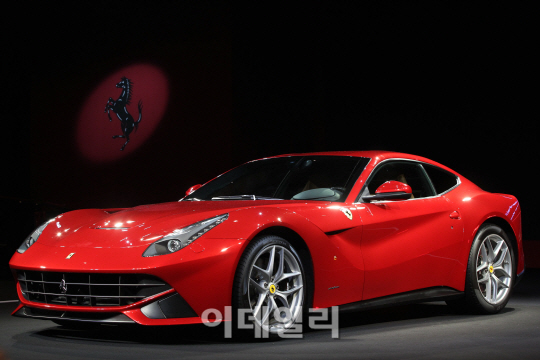 F12 베를리네타 출시 '날렵한 라인'                                                                                                                                                       