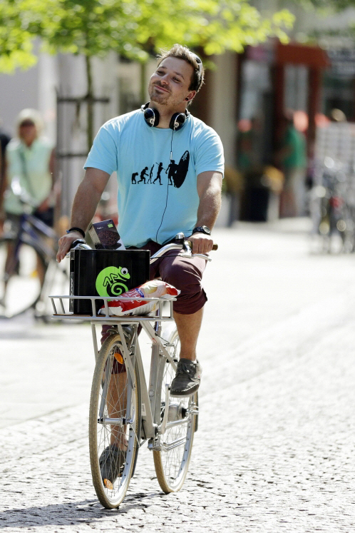 좋아하는 것, 자전거에 잔뜩 싣고 `흐뭇`                                                                                                                                                            