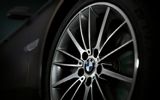 BMW `V12 25주년 에디션`, 20인치 경량 알로이휠                                                                                                                                                     