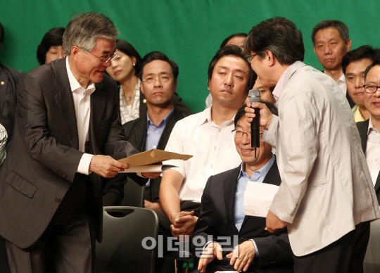 '소중한 의견을 듣겠습니다'                                                                                                                                                              