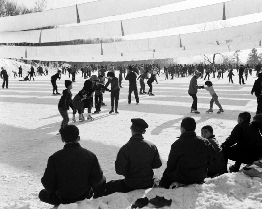 1963년 스케이트장이 뭐 따로 있나?                                                                                                                                                                 