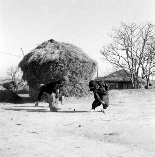 아빠 어릴 적, `팽이`는 이렇게..                                                                                                                                                                   
