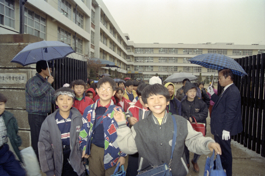 사진 속 친구들아, 잘 지내니?                                                                                                                                                                      