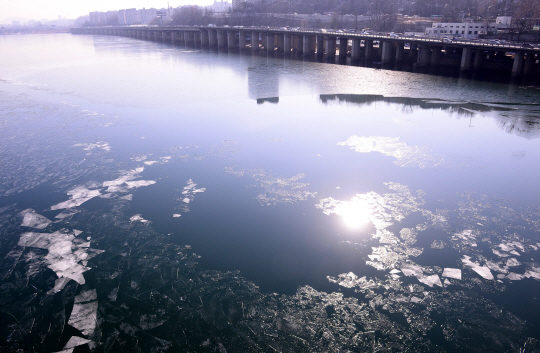  한강 얼음 관측                                                                                                                                                                                   