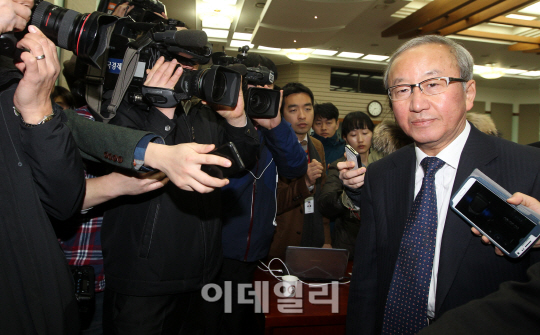 기자회견 마친 현오석 경제부총리 내정자                                                                                                                                                            