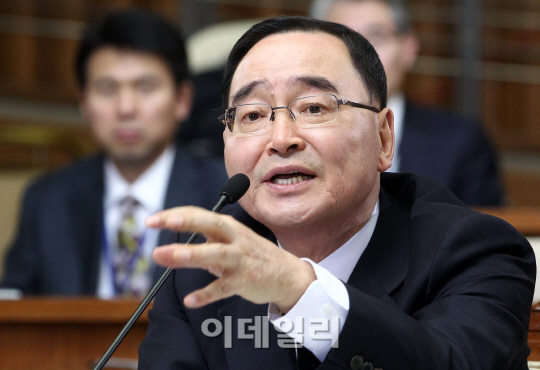 정홍원 "사형제 존치해야..집행은 신중하게"