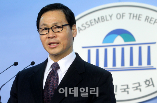 자진사퇴 기자회견 갖는 김종훈 미래창조과학부 장관 후보자                                                                                                                                          