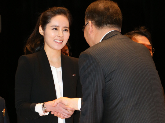  한가인, '모범납세자' 대통령표창                                                                                                                                                        