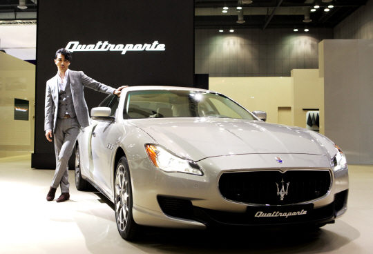 차승원, 마세라티 `6세대 콰트로포르테`와 깜짝 등장                                                                                                                                                       