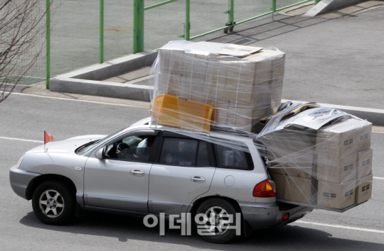 개성공단 잠정중단, 입경하는 차량들                                                                                                                                                                