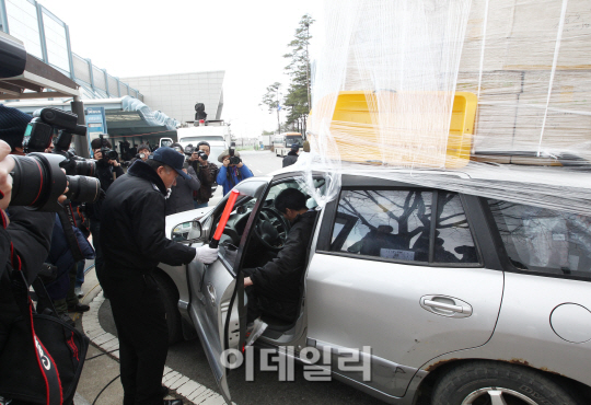 입경하는 개성공단 관계자들                                                                                                                                                                        