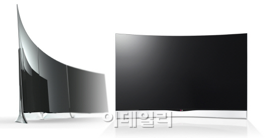 LG, 세계 최초 곡면 OLED TV 출시