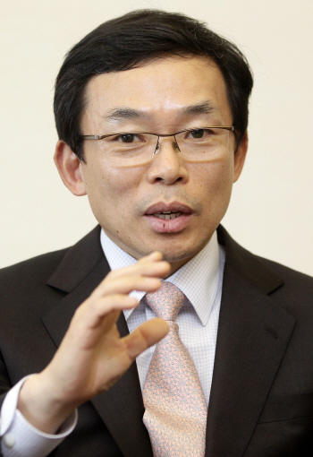 전경련 부회장 "브이소사이어티 때 창조경제 활짝"..신산업 찾아야